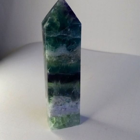 Beautiful Feather Fluorite with Druzy and Rainbows Crystal Tower. - Picture 11 of 13
